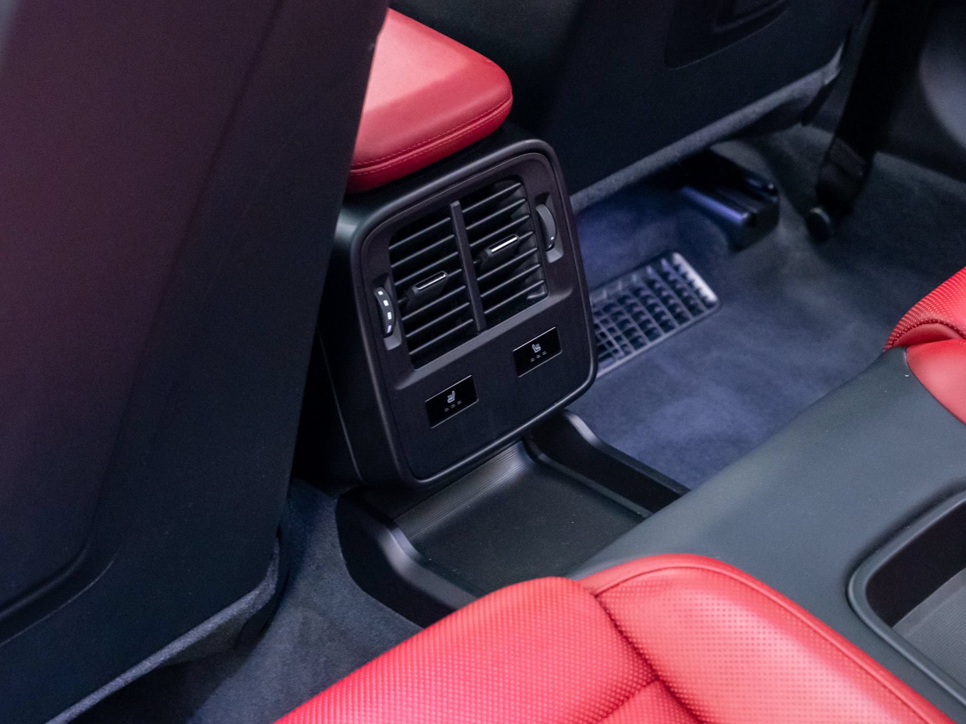 Certified 2021 Porsche Taycan 4S AWD/4WD image 18