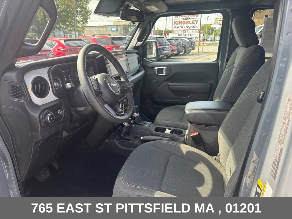 Used 2024 Jeep Wrangler Unlimited Sport AWD/4WD image 13