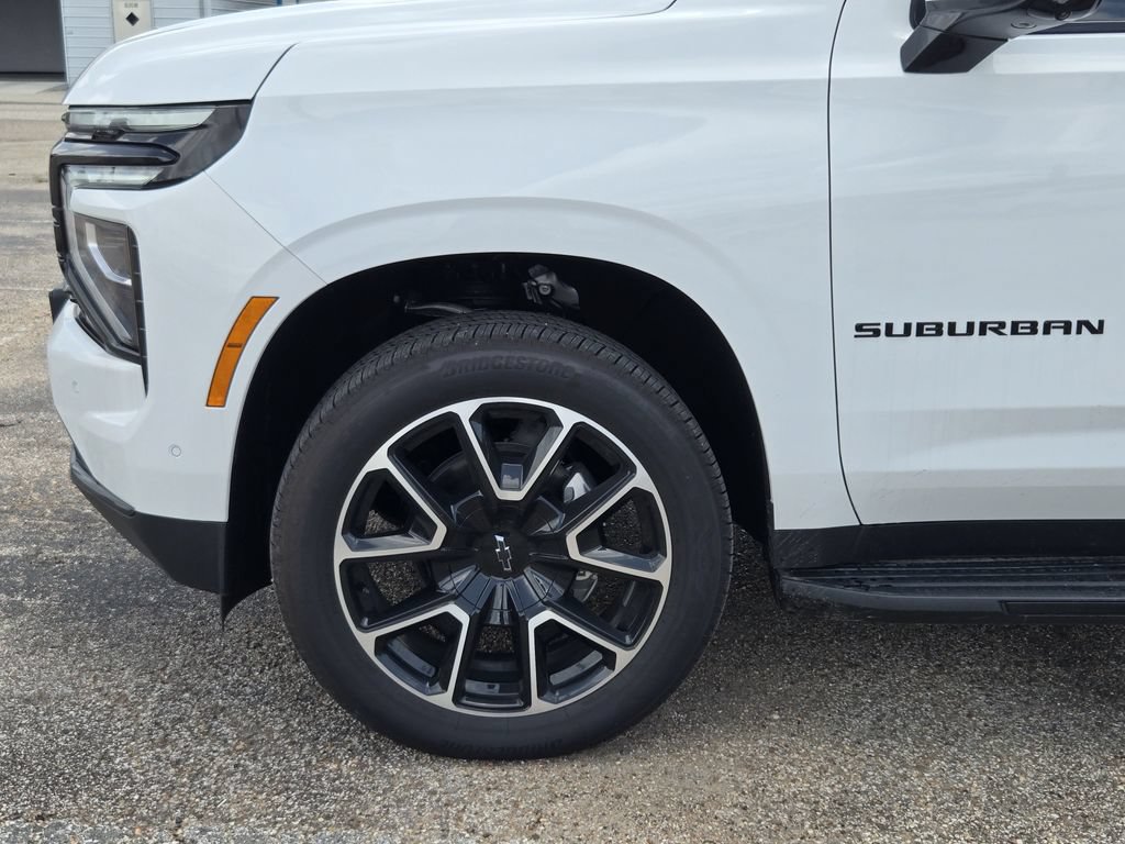 New 2026 Chevrolet Suburban RST w/ Comfort Package AWD/4WD image 9