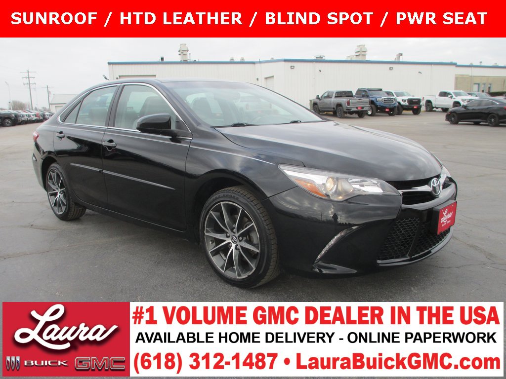 Used 2017 Toyota Camry XSE image 1