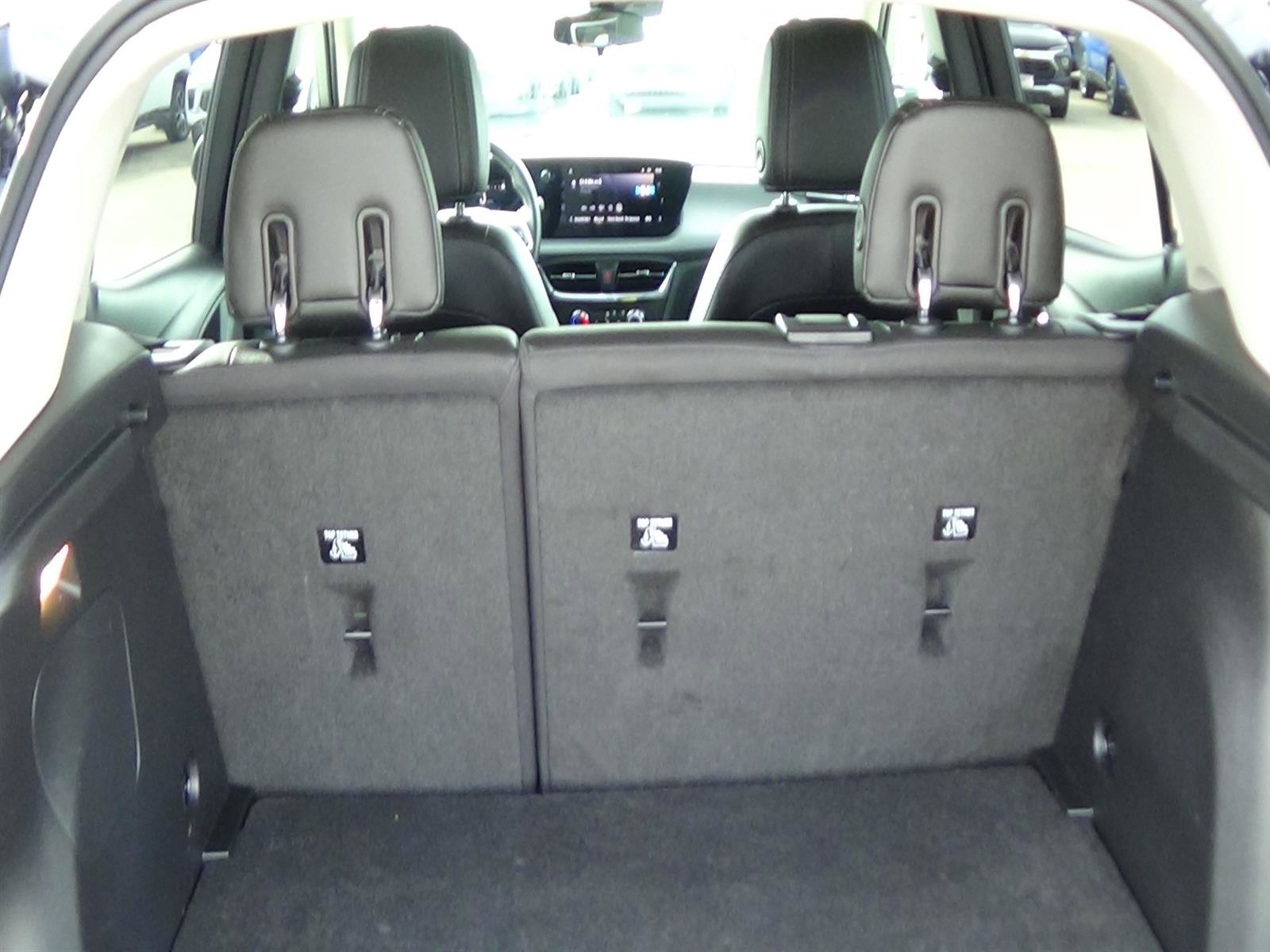 Used 2025 Buick Encore GX Preferred FWD image 11