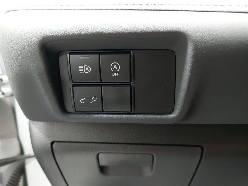 Used 2024 Toyota Highlander LE image 29