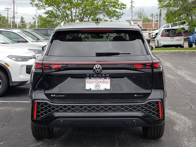 New 2026 Volkswagen Tiguan SEL R-Line AWD/4WD image 4