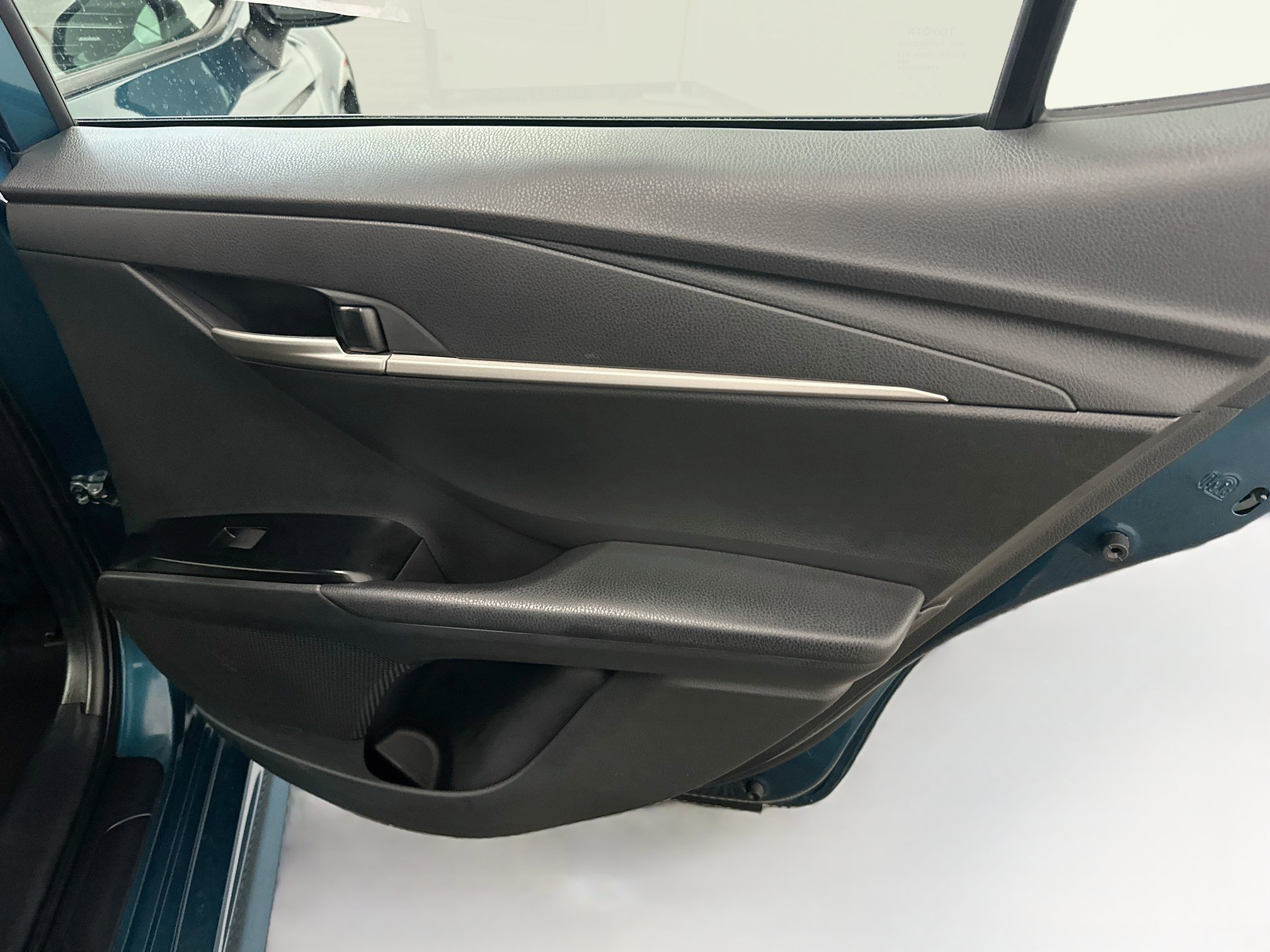 Used 2025 Toyota Camry SE FWD image 30