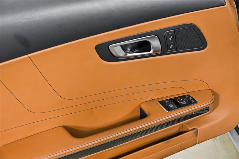 Used 2012 Mercedes-Benz SLS AMG Roadster image 15