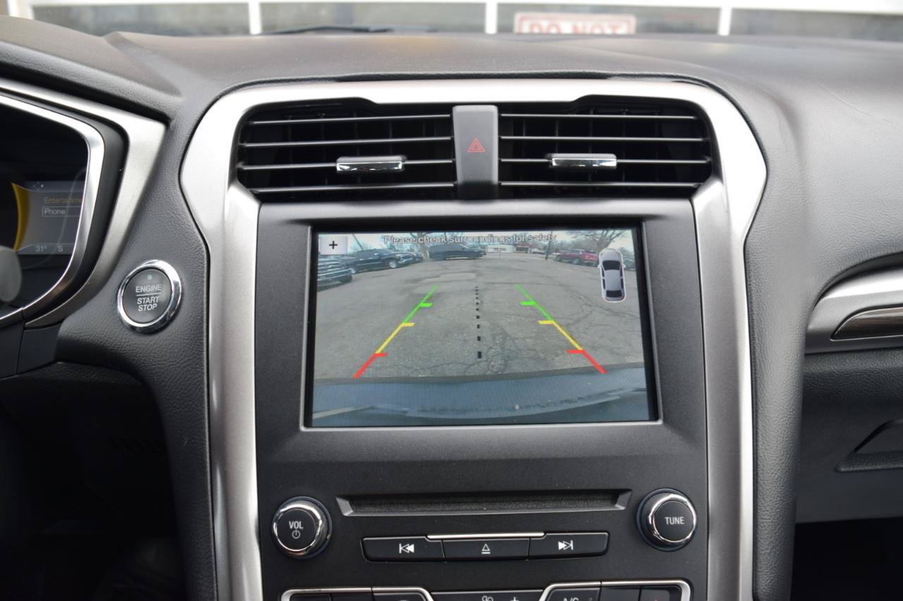 Used 2017 Ford Fusion SE w/ Fusion SE Technology Package FWD image 20