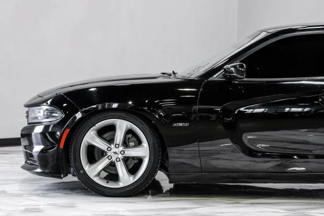 Used 2018 Dodge Charger R/T RWD image 13