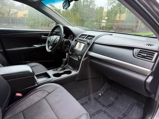 Used 2016 Toyota Camry SE image 11