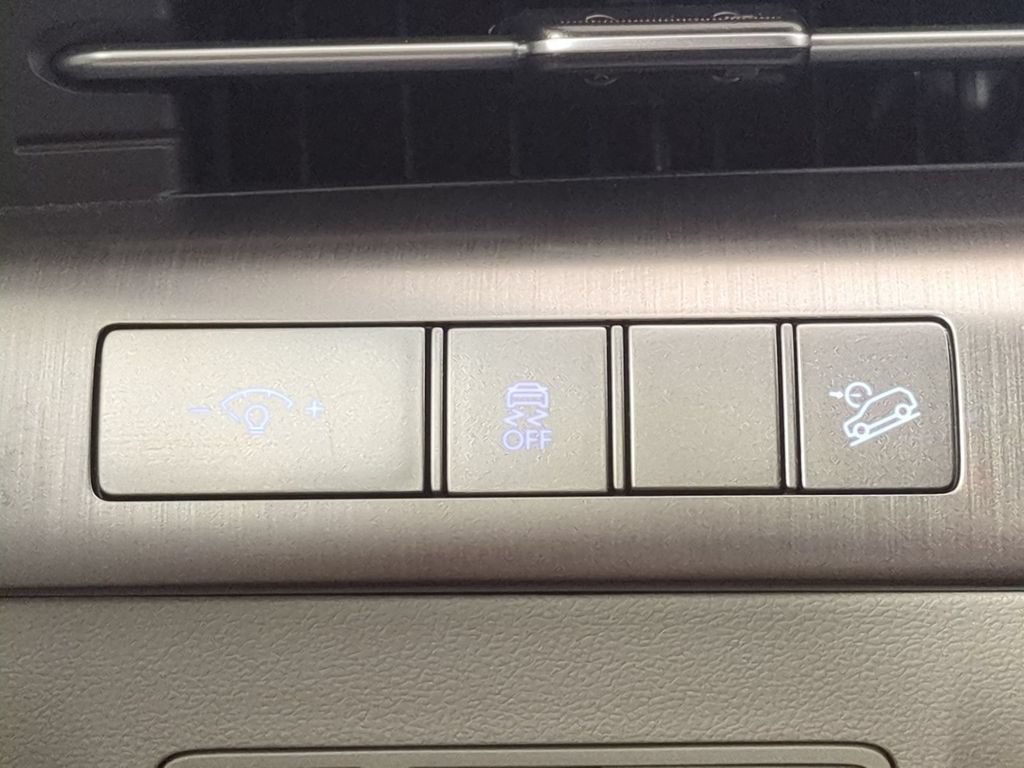 Used 2025 Hyundai Kona SEL FWD image 27