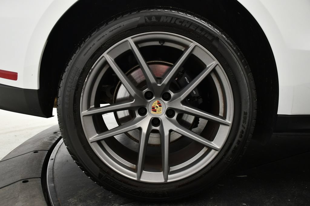 Certified 2023 Porsche Macan AWD/4WD image 15