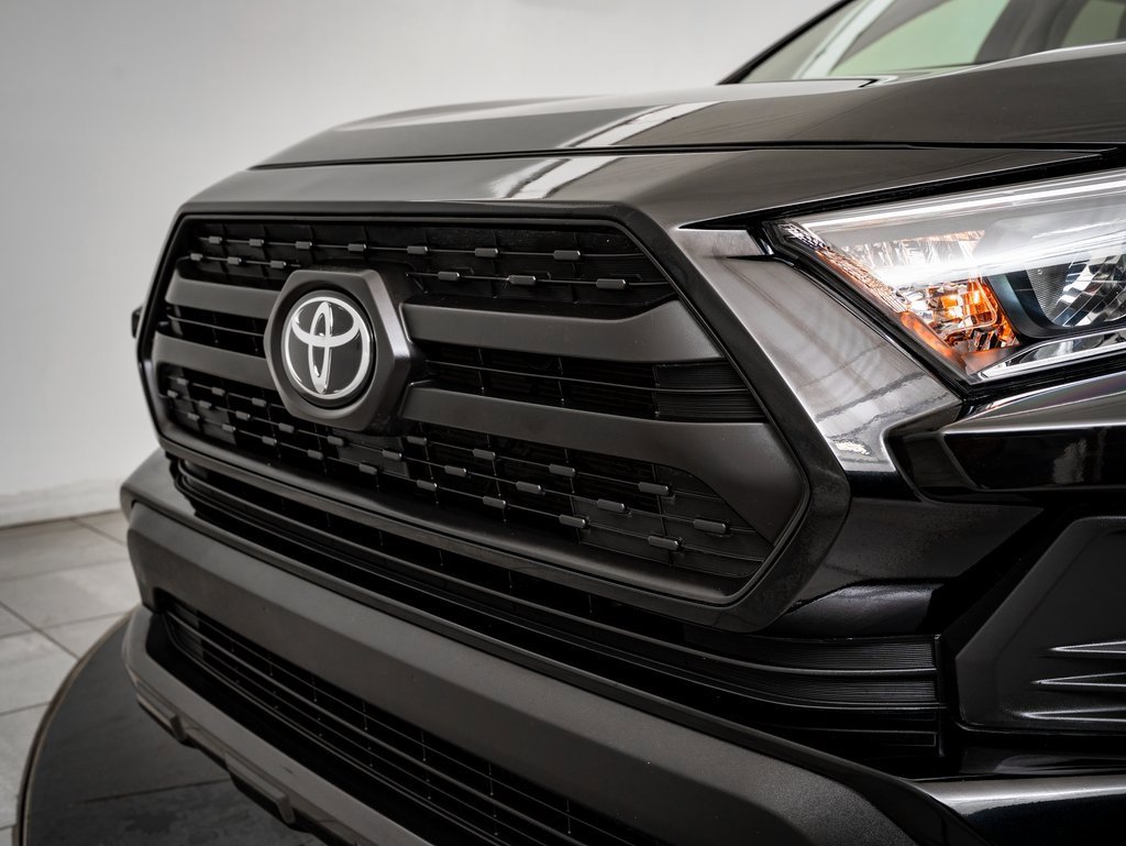 Used 2020 Toyota RAV4 AWD image 3