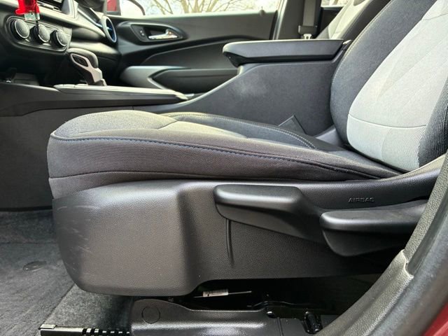 Used 2024 Chevrolet Trax LS w/ LS Convenience Package FWD image 13