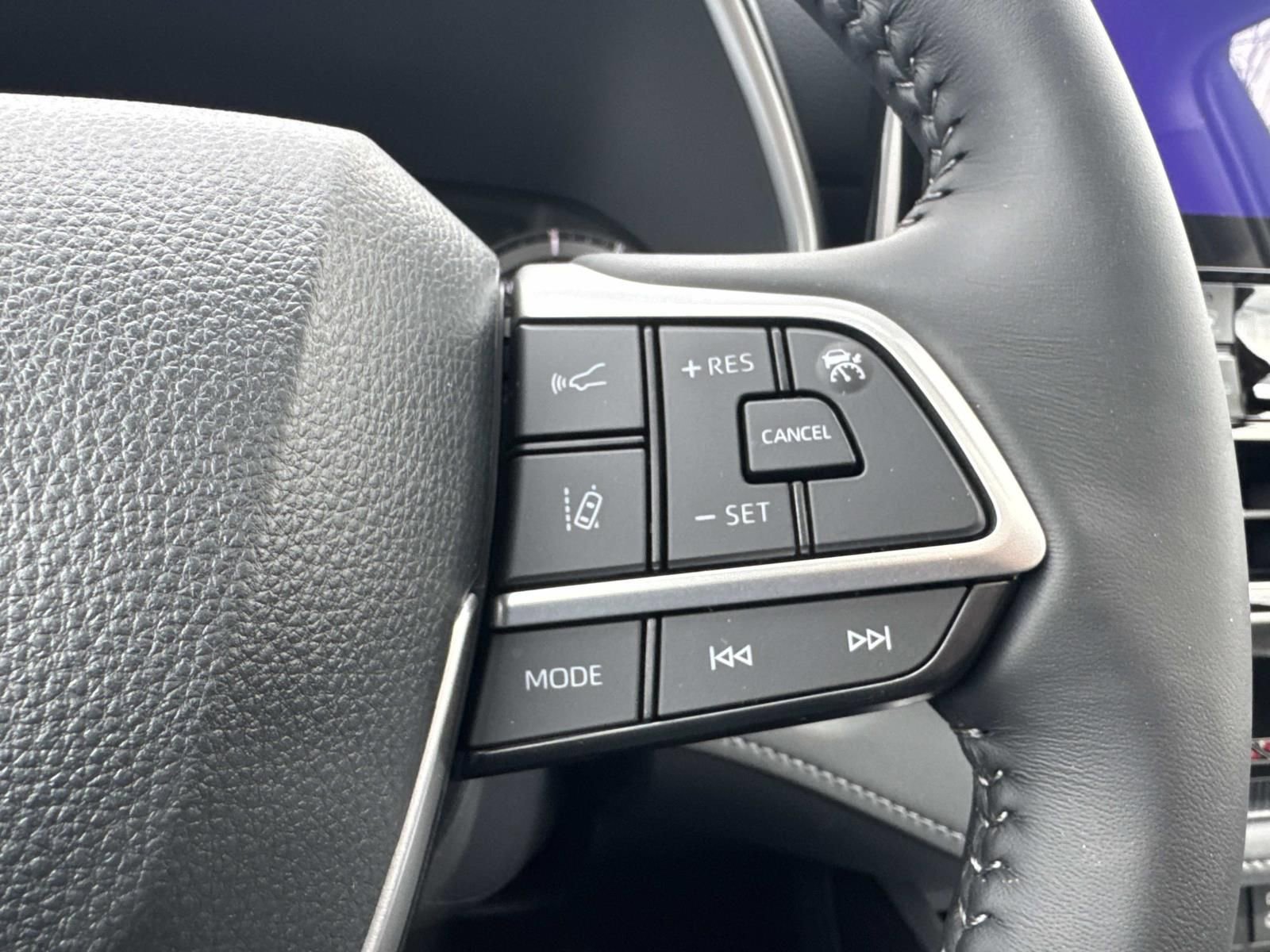 New 2026 Toyota Highlander XLE image 13