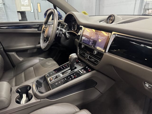 Used 2023 Porsche Macan S AWD/4WD image 30