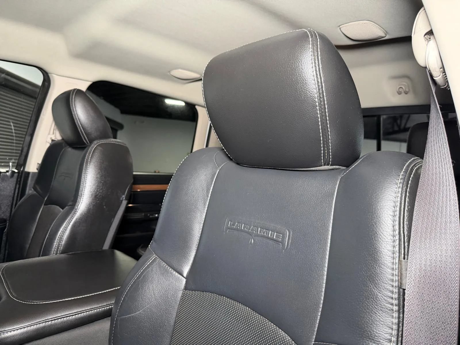 Used 2014 RAM 1500 Laramie w/ Convenience Group AWD/4WD image 27