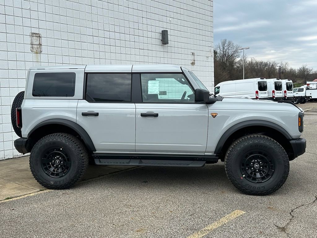 New 2026 Ford Bronco Badlands image 4