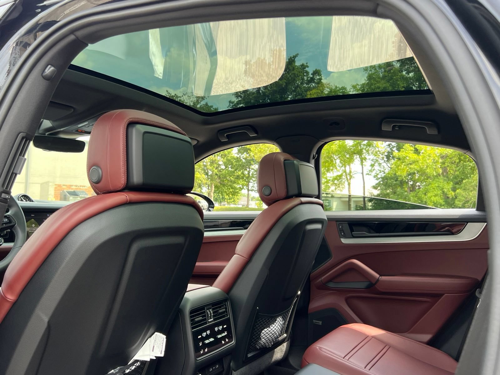 New 2026 Porsche Cayenne Coupe AWD/4WD image 22