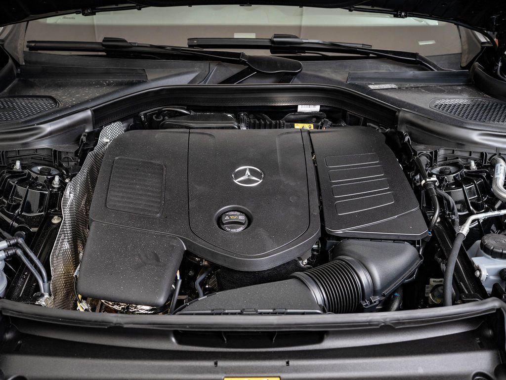 Certified 2025 Mercedes-Benz GLC 300 4MATIC image 38