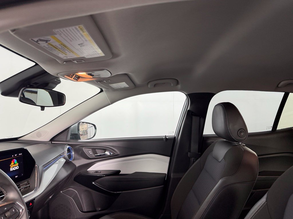 Used 2025 Chevrolet Trax LT w/ LT Convenience Package FWD image 15