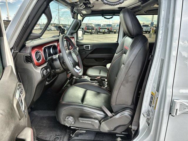 Used 2023 Jeep Gladiator Rubicon w/ Cold Weather Group AWD/4WD image 11