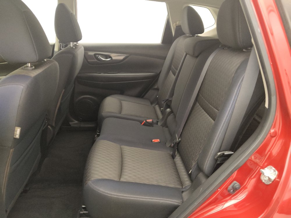 Used 2017 Nissan Rogue S FWD image 18