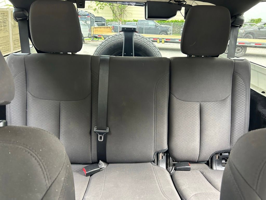 Used 2018 Jeep Wrangler Unlimited Sport S AWD/4WD image 14