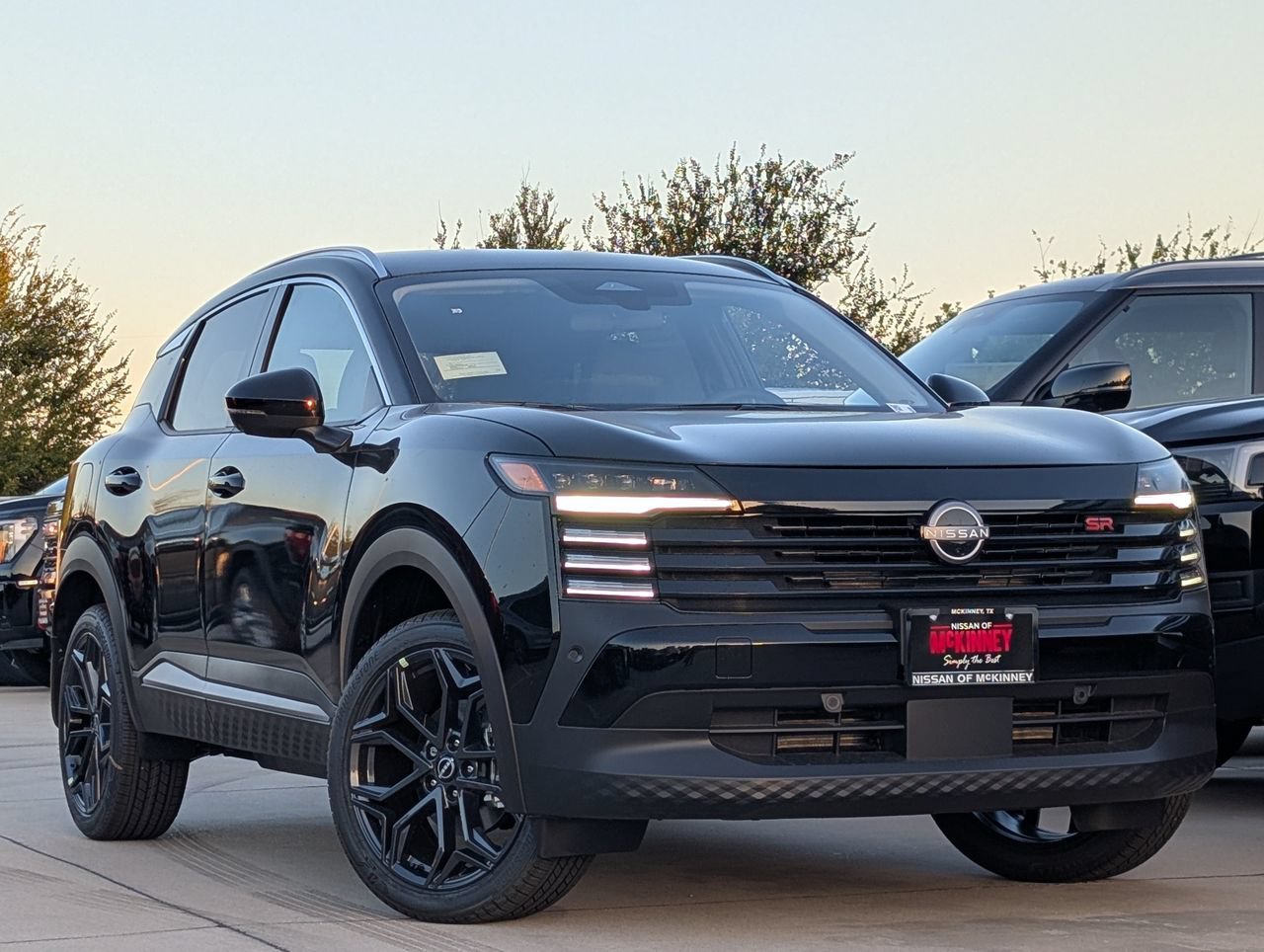 New 2027 Nissan Kicks SR FWD image 2