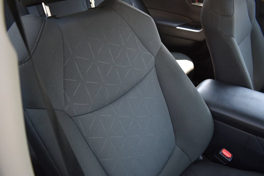 Used 2025 Toyota RAV4 XLE FWD image 22