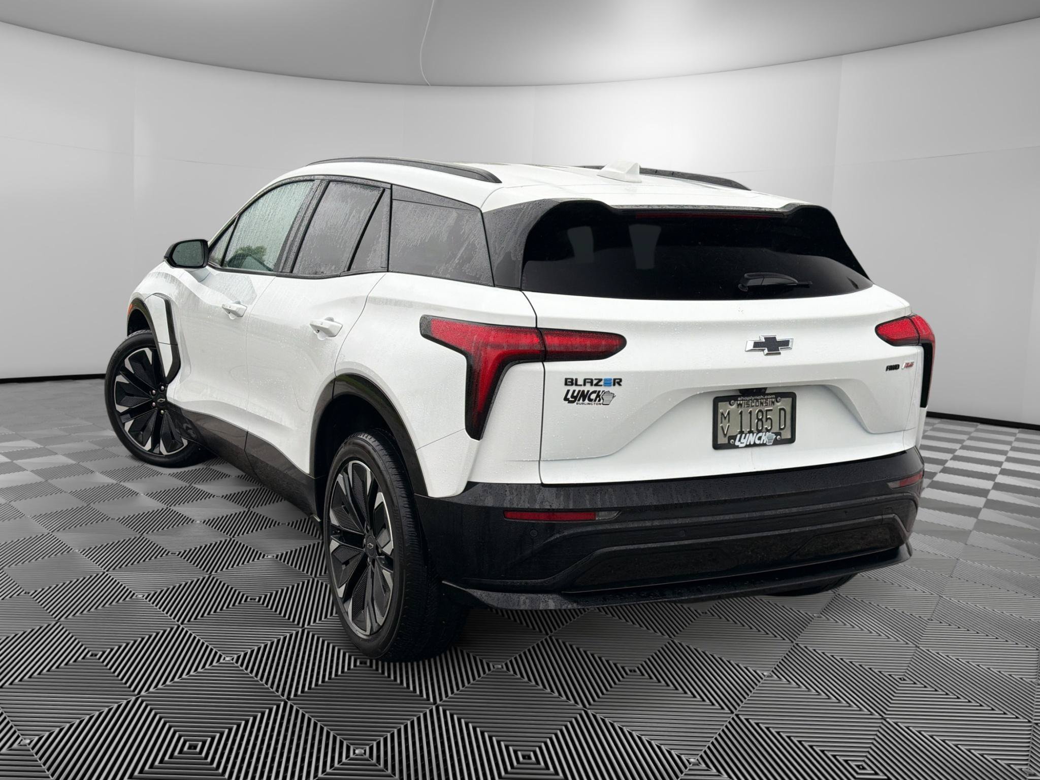 Used 2024 Chevrolet Blazer EV RS AWD/4WD image 2