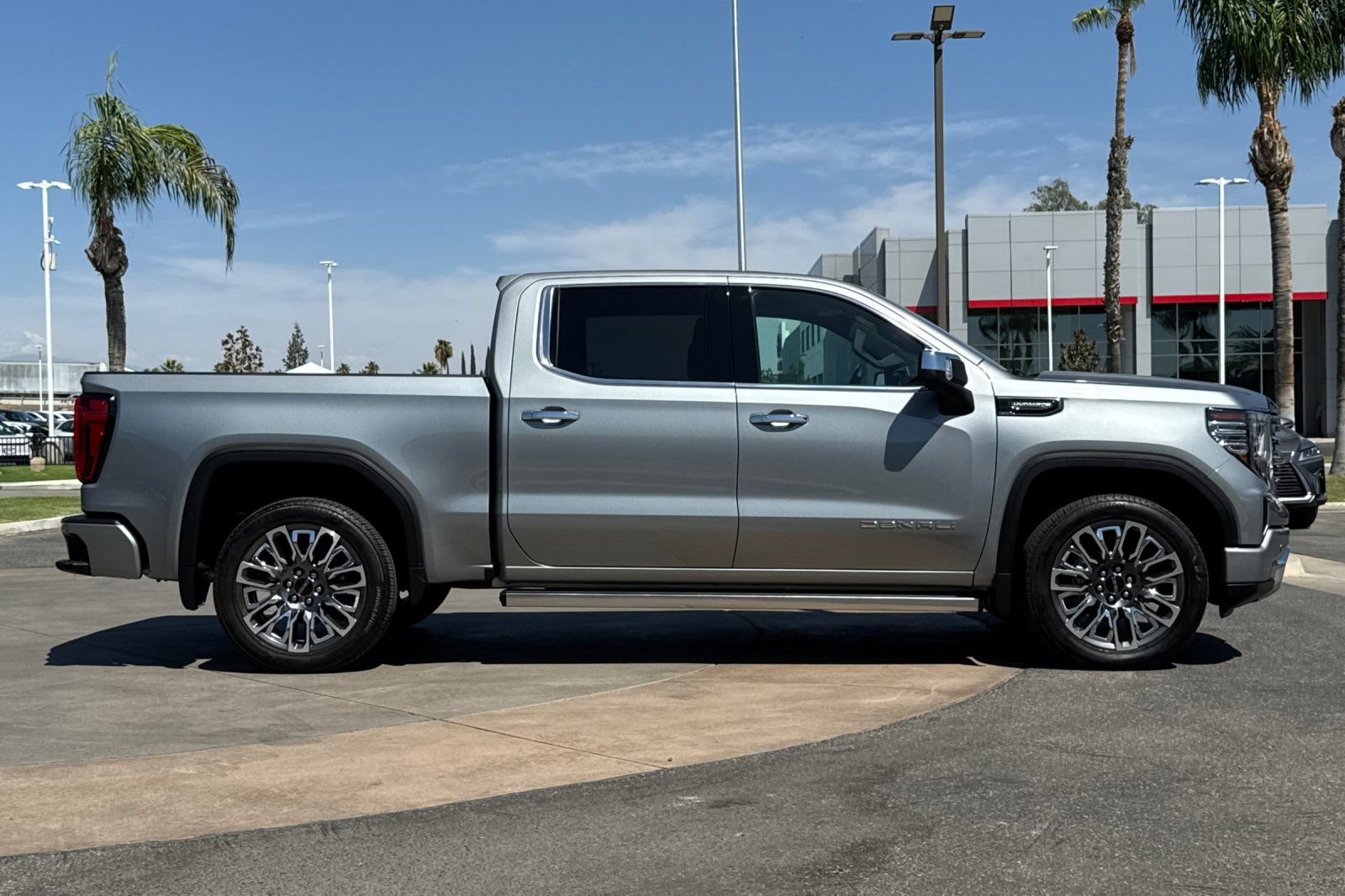 Certified 2026 GMC Sierra 1500 Denali Ultimate AWD/4WD image 2