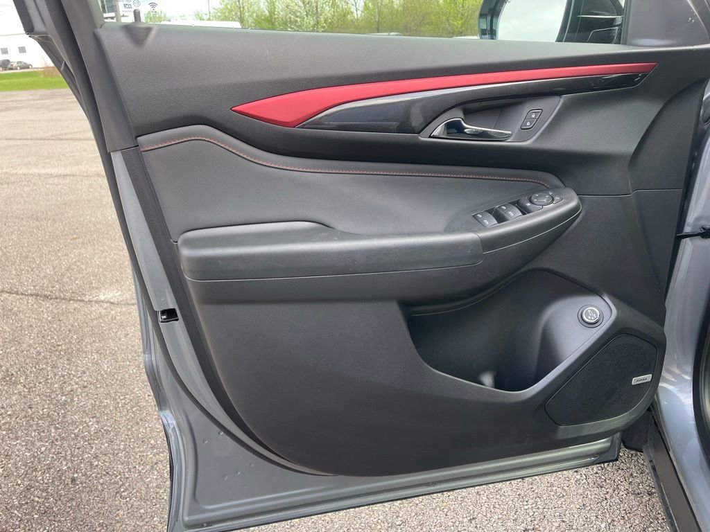 Used 2025 Chevrolet TrailBlazer RS w/ Convenience Package image 14