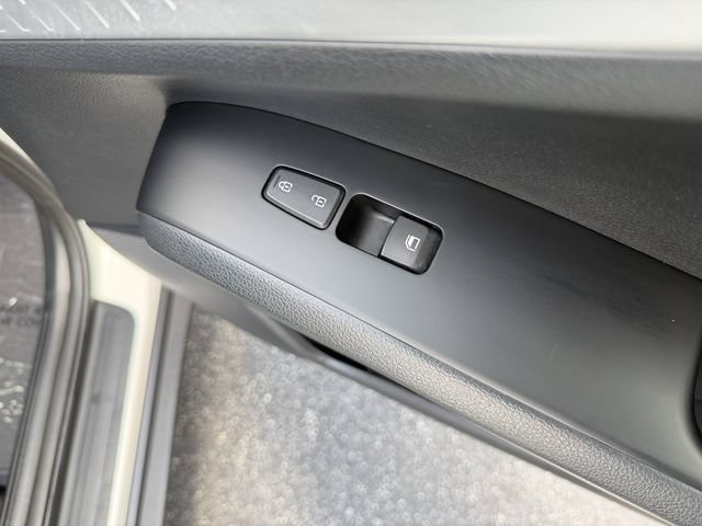 Certified 2025 Kia Soul LX w/ LX Technology Package FWD image 34