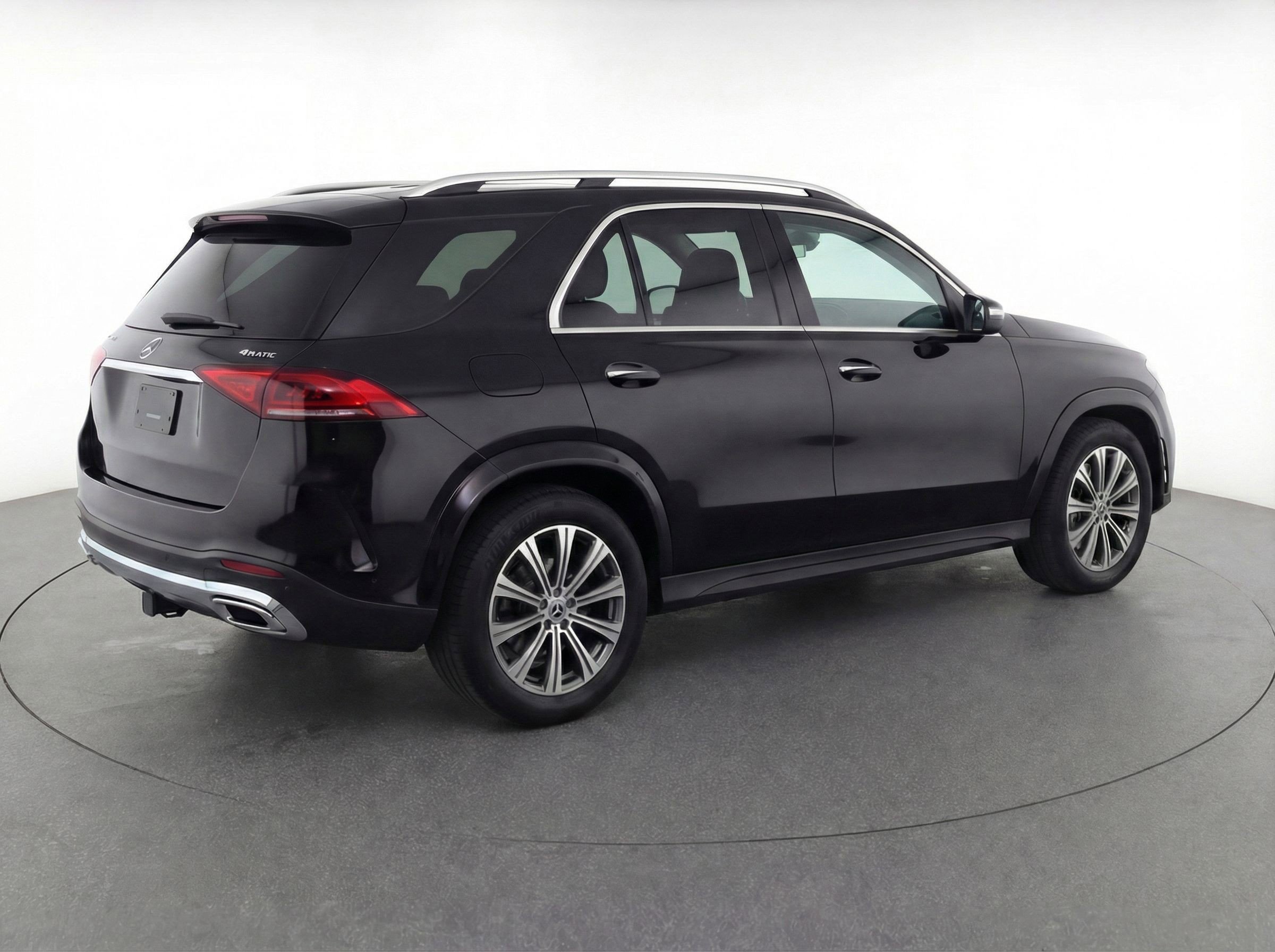 Used 2024 Mercedes-Benz GLC 300 4MATIC image 9