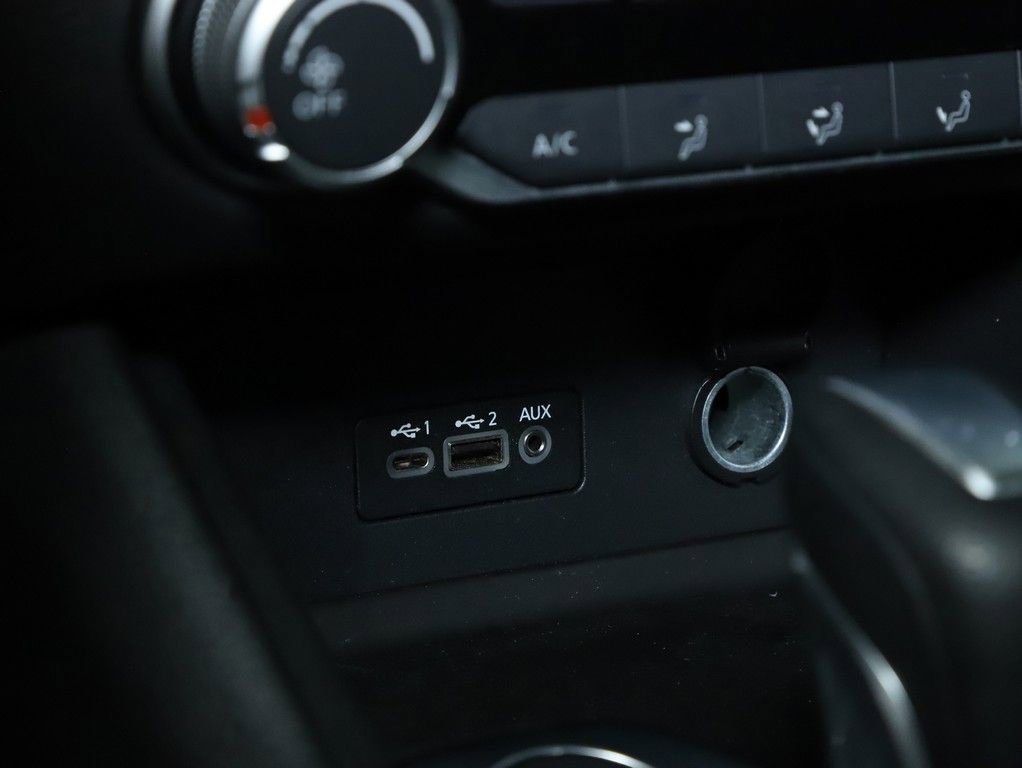 Certified 2023 Nissan Sentra SV FWD image 27