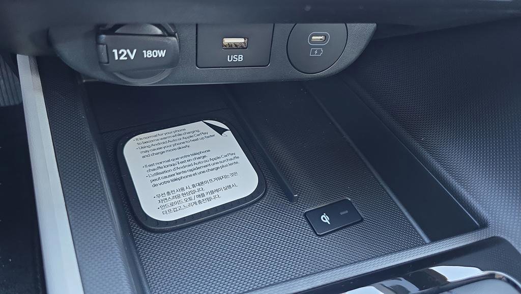 New 2026 Hyundai Elantra Limited FWD image 32