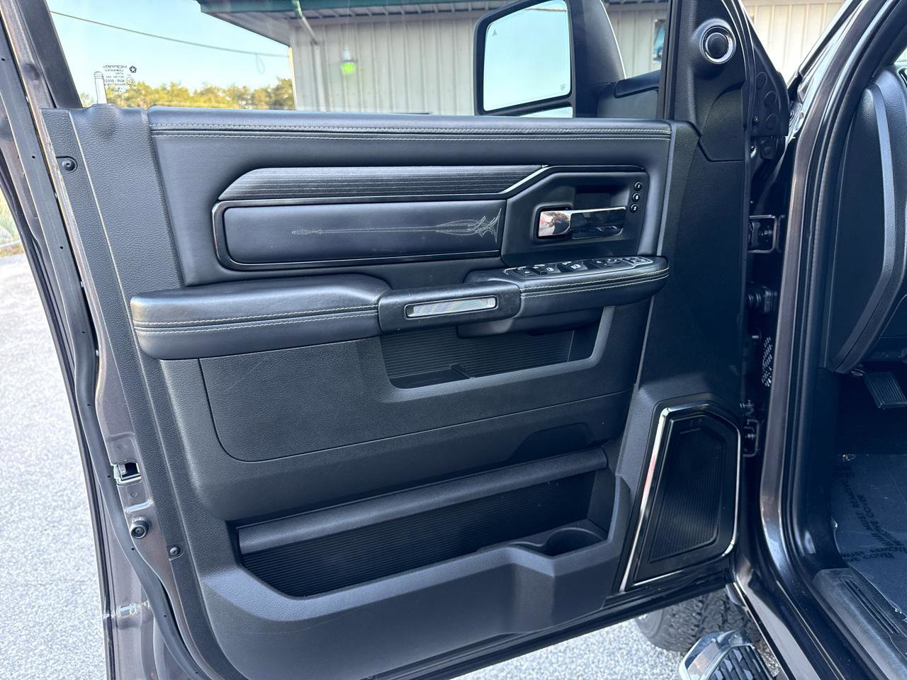 Used 2023 RAM 2500 Limited AWD/4WD image 45