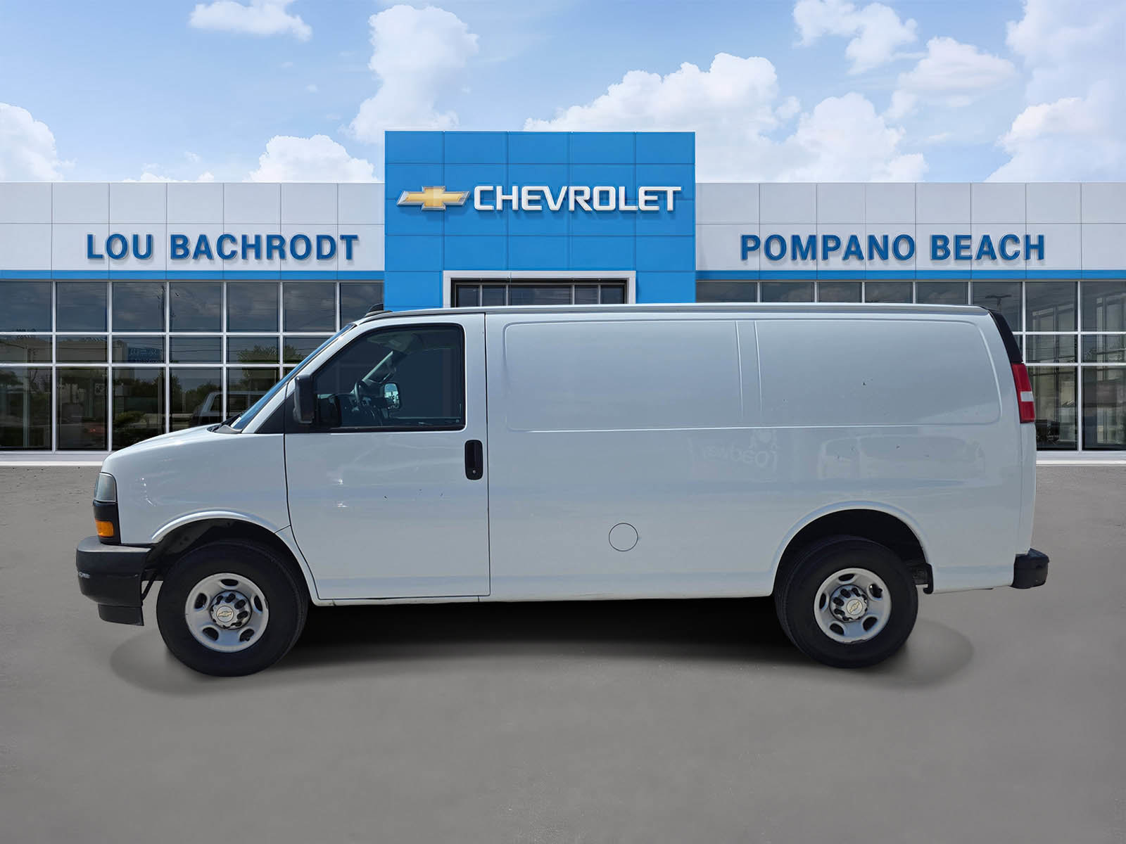Used 2020 Chevrolet Express 2500 w/ Communications Package RWD image 4