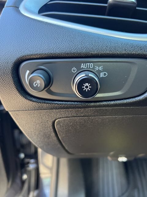 Used 2023 Chevrolet Malibu LT FWD image 11