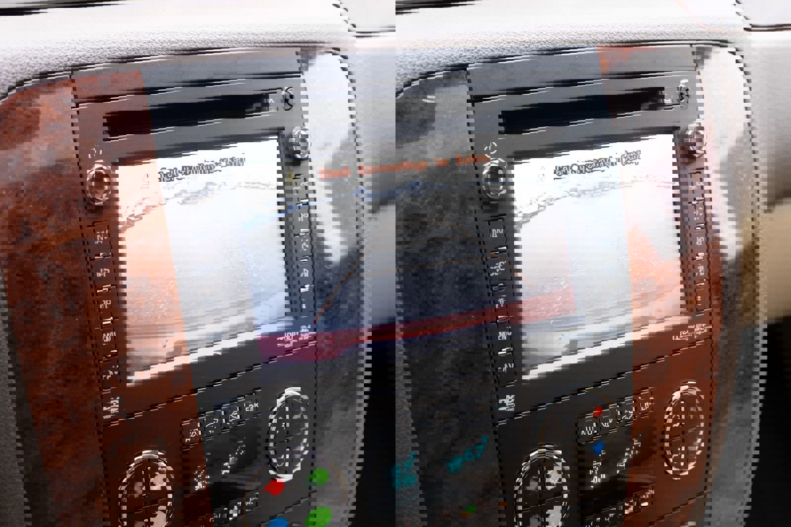 Used 2014 Chevrolet Tahoe LTZ AWD/4WD image 4