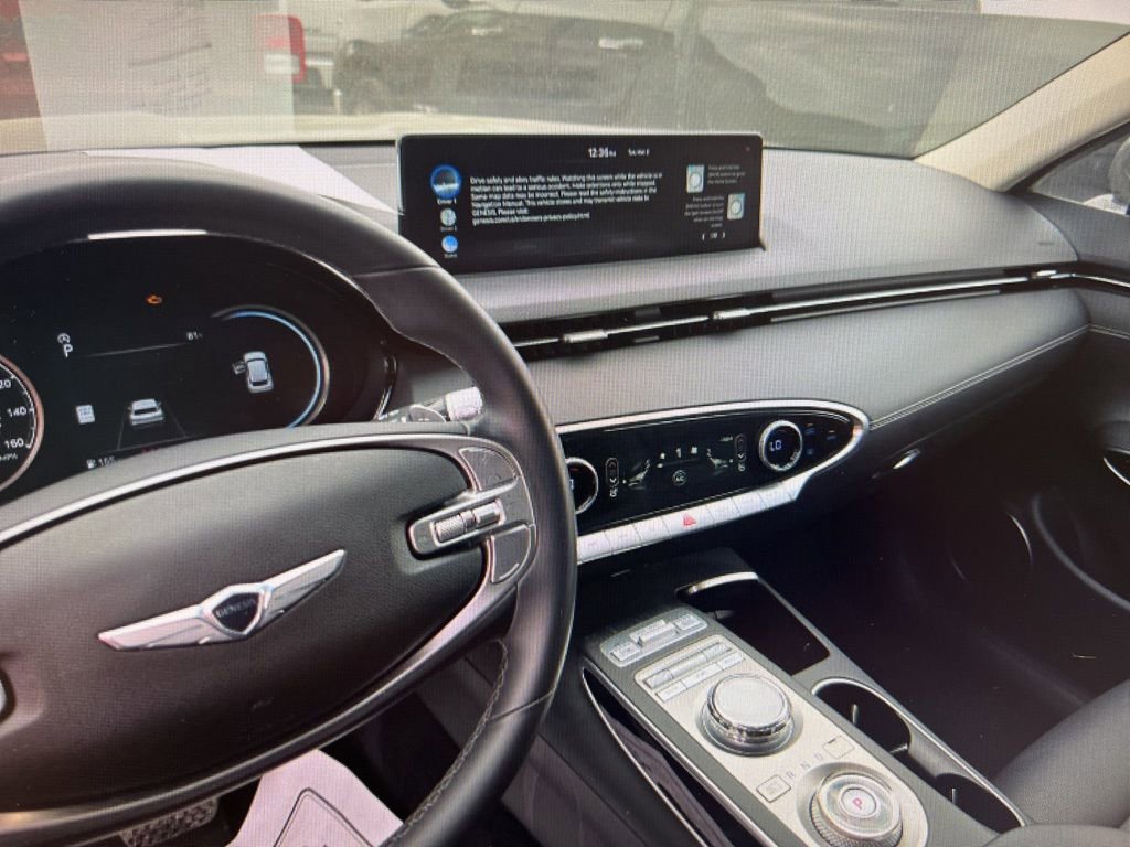 Used 2025 Genesis GV70 2.5T image 2