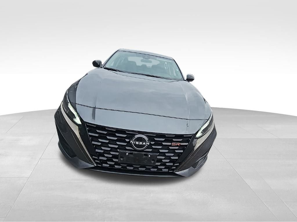 Used 2024 Nissan Altima 2.5 SR image 3