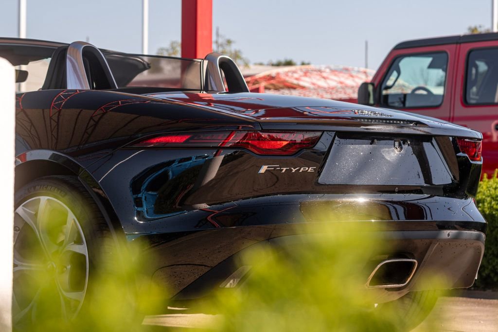 Used 2021 Jaguar F-TYPE Convertible image 12
