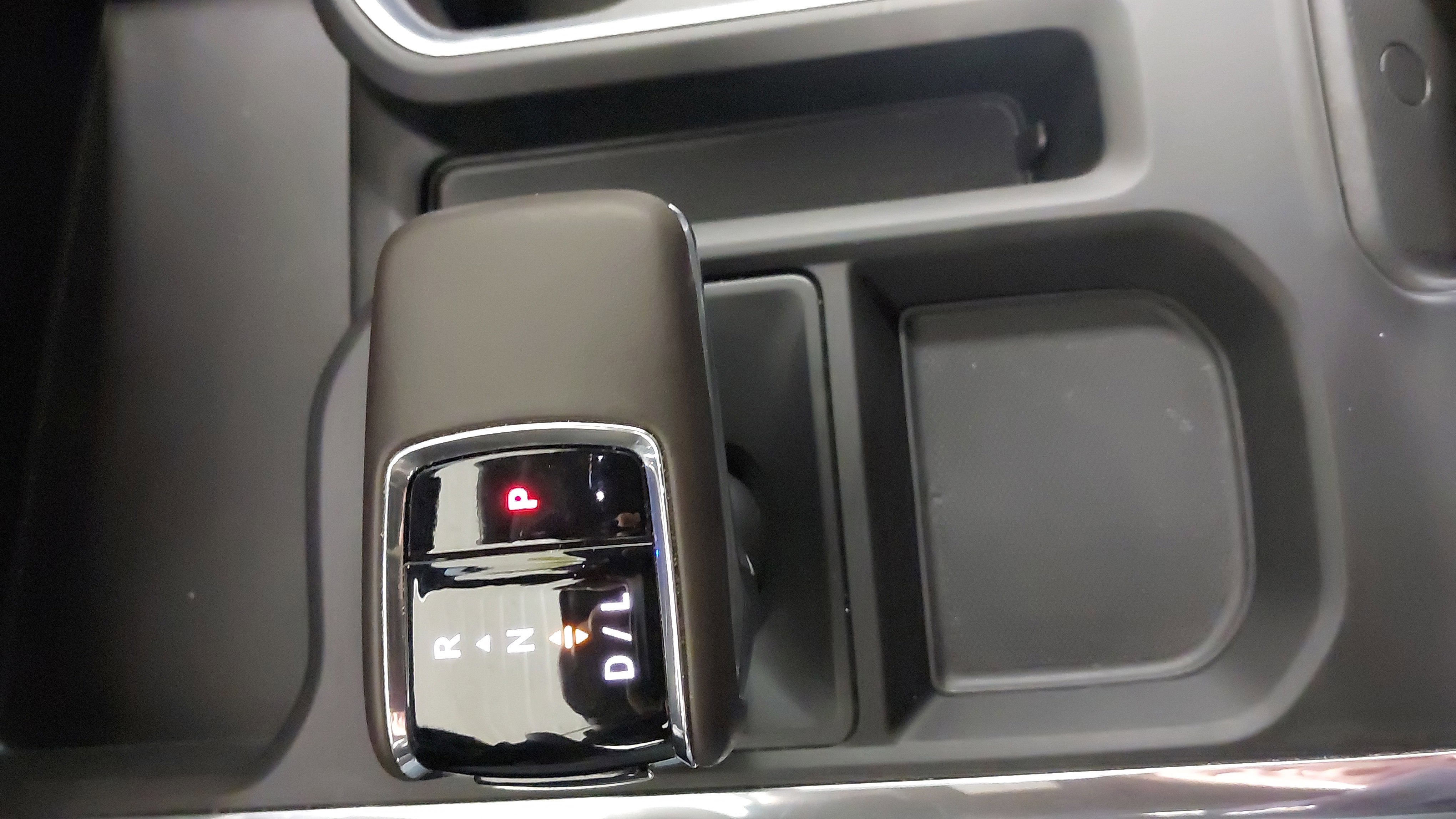 Used 2024 Chevrolet Silverado 1500 LTZ w/ Z71 Off-Road Package image 21