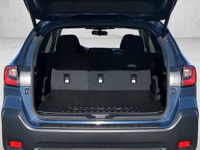 Used 2025 Subaru Outback Premium AWD/4WD image 6