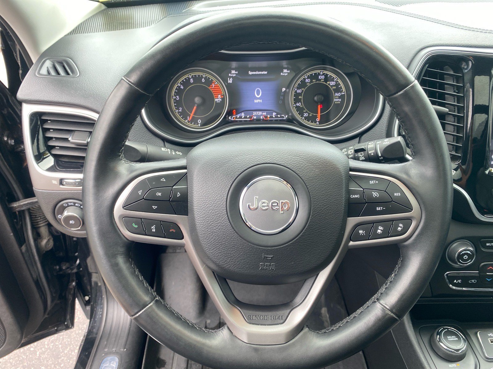 Used 2021 Jeep Cherokee Limited AWD/4WD image 10