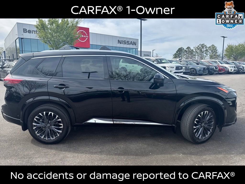 Used 2025 Nissan Rogue Platinum image 3