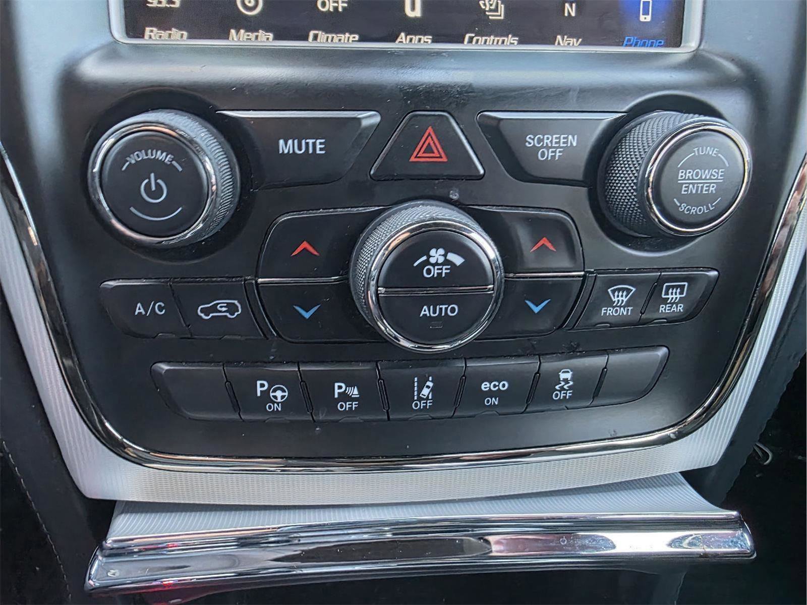 Used 2018 Jeep Grand Cherokee SRT image 21