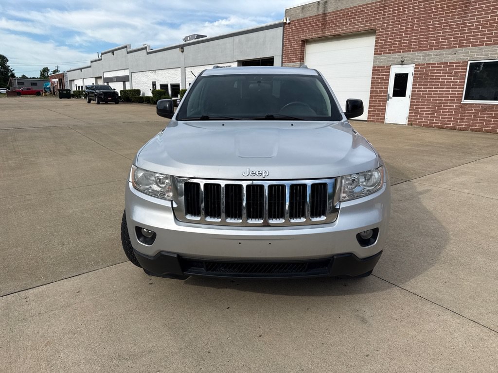 Used 2012 Jeep Grand Cherokee Laredo w/ Laredo E Group AWD/4WD image 2