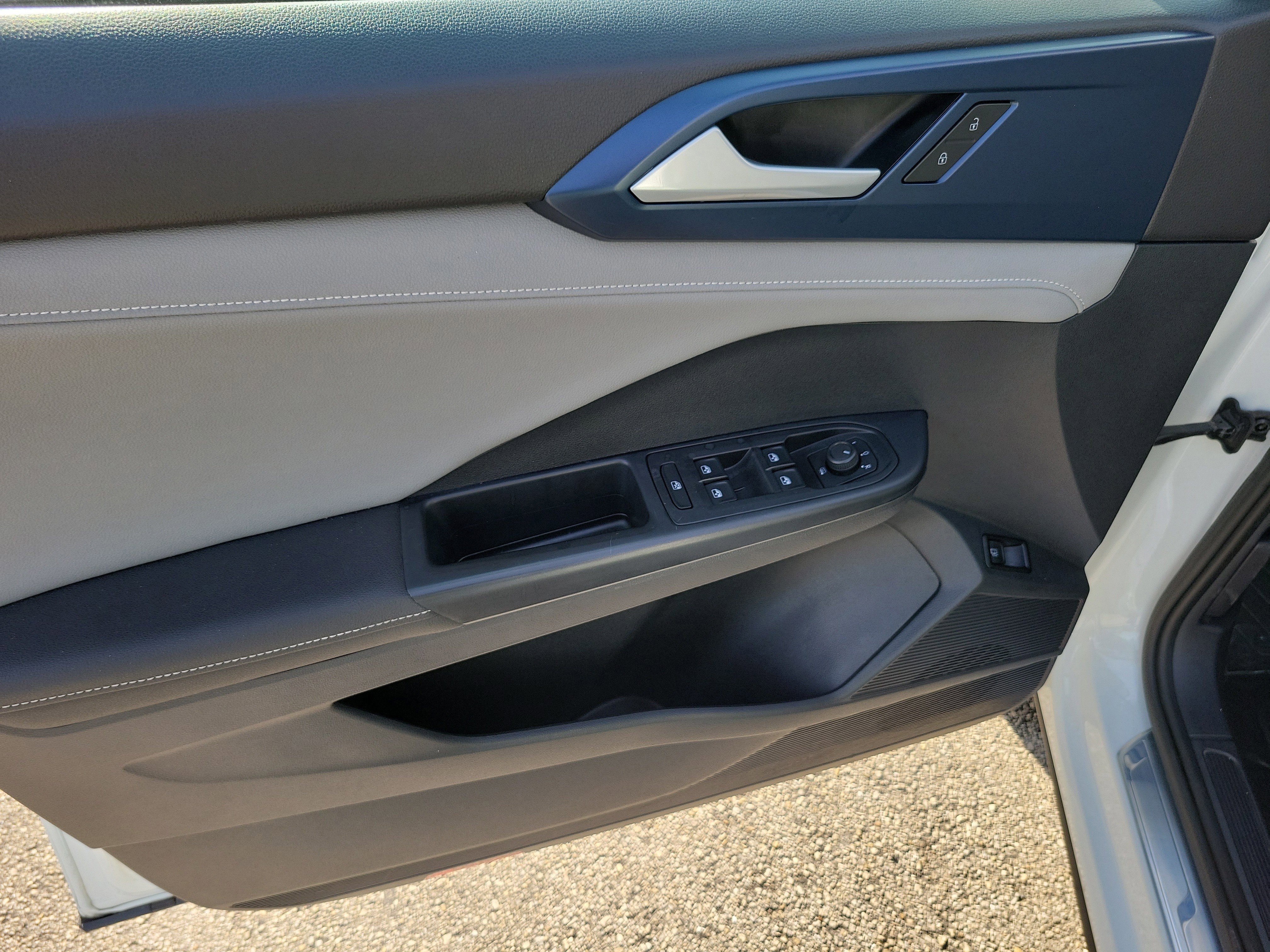 Used 2024 Volkswagen Taos SE image 10