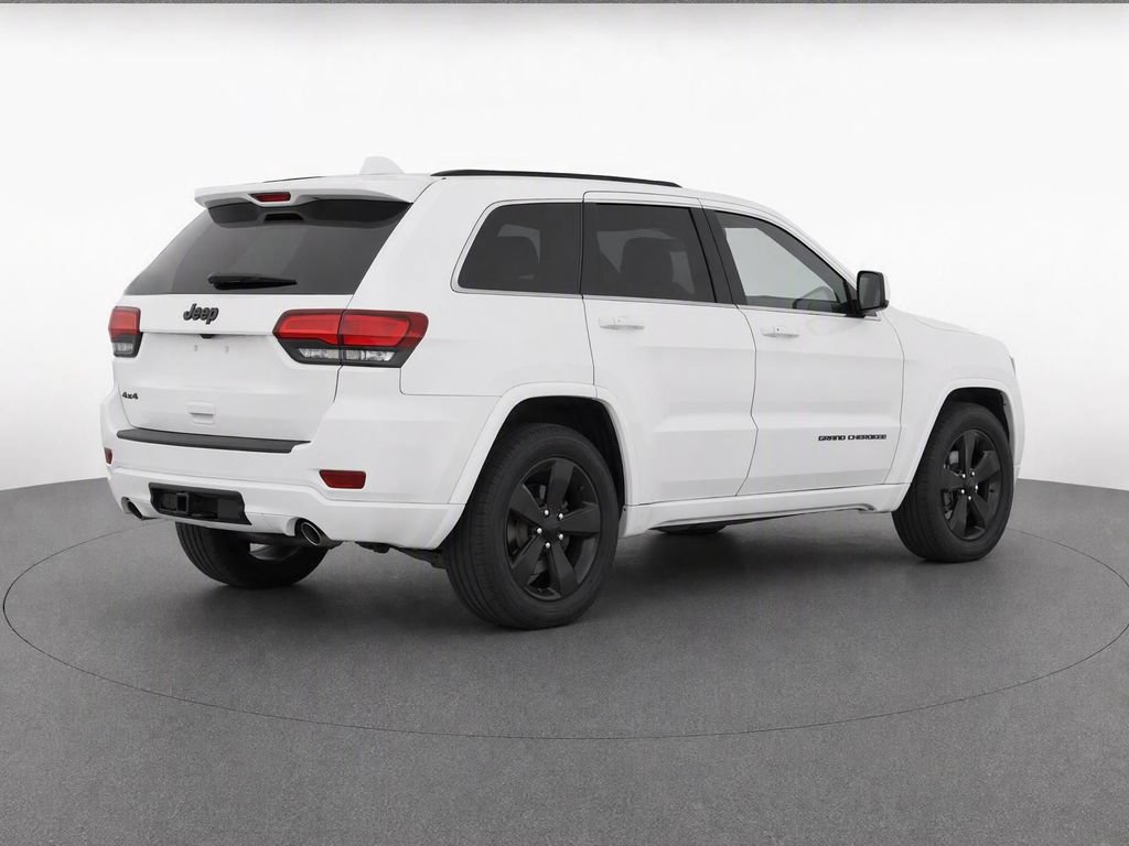 Used 2014 Jeep Grand Cherokee Altitude AWD/4WD image 5